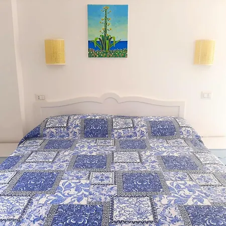 Visitponza - Le Naiadi